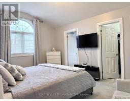 9 BARRETT CRESCENT - 14