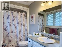 9 BARRETT CRESCENT - 15