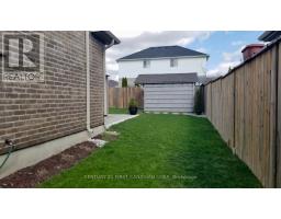 9 BARRETT CRESCENT - 25