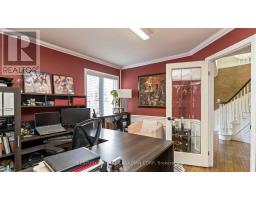 135 AMBLESIDE DRIVE - 15