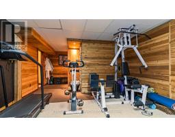 135 AMBLESIDE DRIVE - 40