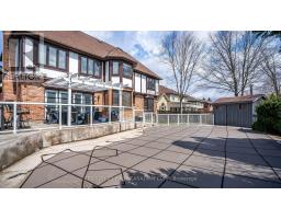 135 AMBLESIDE DRIVE - 44