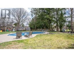 79 BROADWAY AVENUE - 40