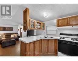 81 - 198 SPRINGBANK DRIVE - 16