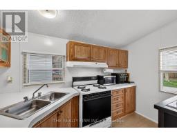 81 - 198 SPRINGBANK DRIVE - 18