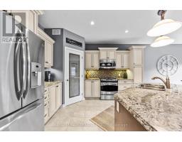 3194 PINCOMBE DRIVE - 11