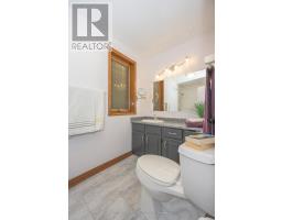 260 VILLAGE GREEN AVENUE - 17