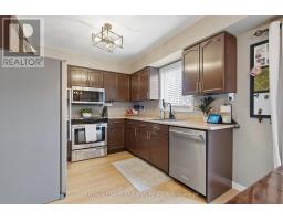 16 BOWCOTT CRESCENT - 11