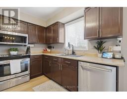 16 BOWCOTT CRESCENT - 12