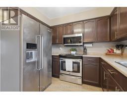 16 BOWCOTT CRESCENT - 13