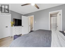 16 BOWCOTT CRESCENT - 16