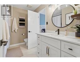 16 BOWCOTT CRESCENT - 17