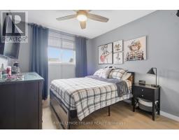 16 BOWCOTT CRESCENT - 19