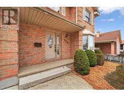 188 CLARA CRESCENT - 4