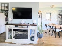 25 - 20 HURON STREET N - 11