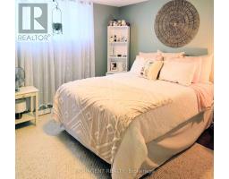 25 - 20 HURON STREET N - 14