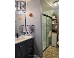 25 - 20 HURON STREET N - 17