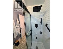 25 - 20 HURON STREET N - 18