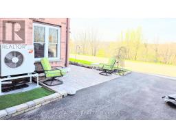 25 - 20 HURON STREET N - 23