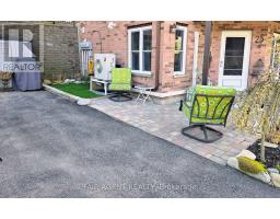 25 - 20 HURON STREET N - 24