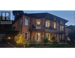 25 - 20 HURON STREET N - 27