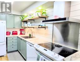 25 - 20 HURON STREET N - 3