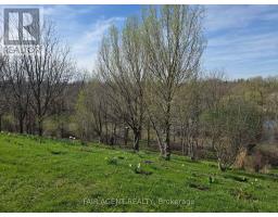 25 - 20 HURON STREET N - 30