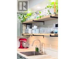 25 - 20 HURON STREET N - 4