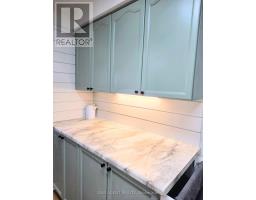 25 - 20 HURON STREET N - 6