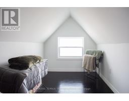 21 MAPLE STREET - 18