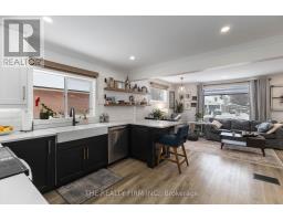 352 HALE STREET - 20