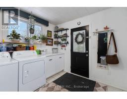 352 HALE STREET - 23