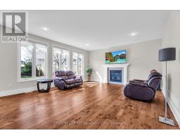 1895 SUMAC WAY - 23