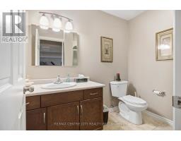 20 CHAMBERLAIN COURT - 23