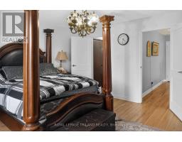 112 CLARENDON CRESCENT - 17