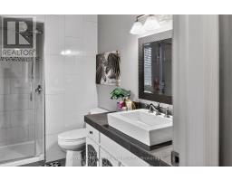 112 CLARENDON CRESCENT - 19