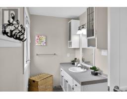 112 CLARENDON CRESCENT - 34