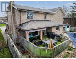 112 CLARENDON CRESCENT - 36