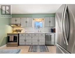 3 LACEY CRESCENT - 12