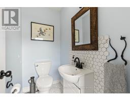 3 LACEY CRESCENT - 15