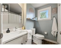 3 LACEY CRESCENT - 23