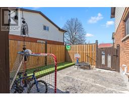 3 LACEY CRESCENT - 30