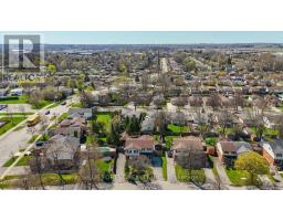 3 LACEY CRESCENT - 34