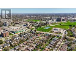 3 LACEY CRESCENT - 38