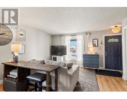 3 LACEY CRESCENT - 8