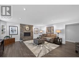 30 - 725 EAGLETRACE DRIVE - 21