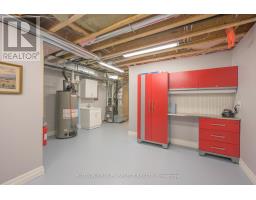 30 - 725 EAGLETRACE DRIVE - 26