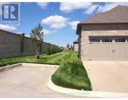 30 - 725 EAGLETRACE DRIVE - 27