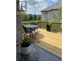 30 - 725 EAGLETRACE DRIVE - 31