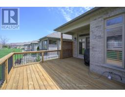 30 - 725 EAGLETRACE DRIVE - 36